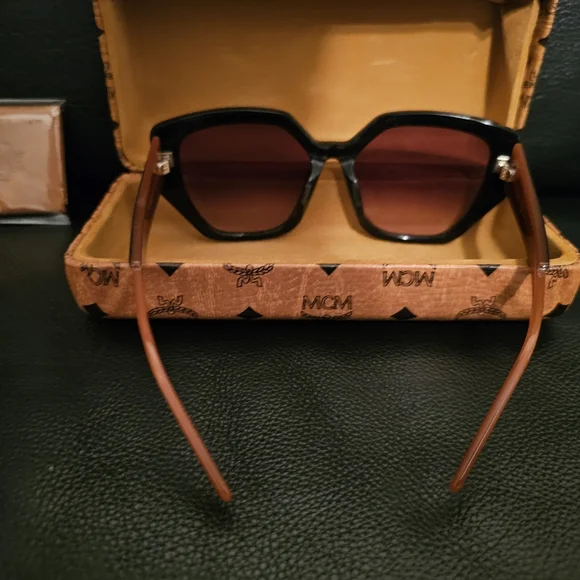 New Never Worn MCM Black Sunglasses MCM MCM610SA 001 Sunglasses Women main image 4
